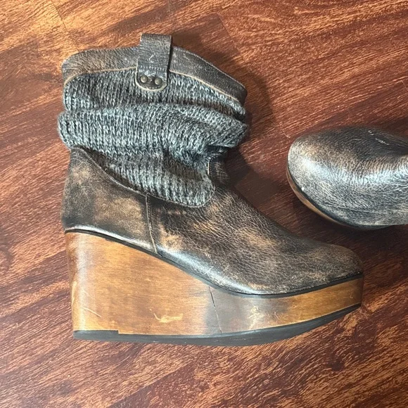 Bed Stu Wedge Boots - Picture 6 of 10